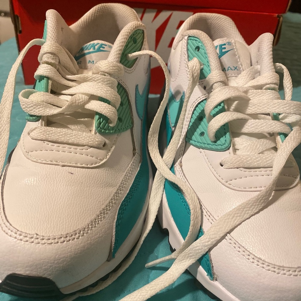 Nike teal and white airmax - Picture 2 of 3